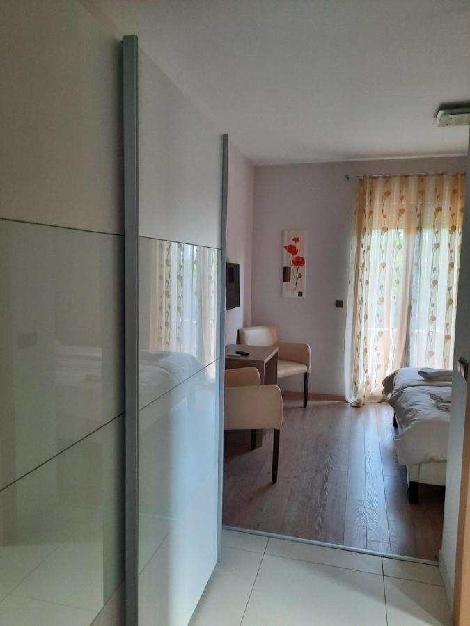 Apartman Eden Hotel Porec Bagian luar foto