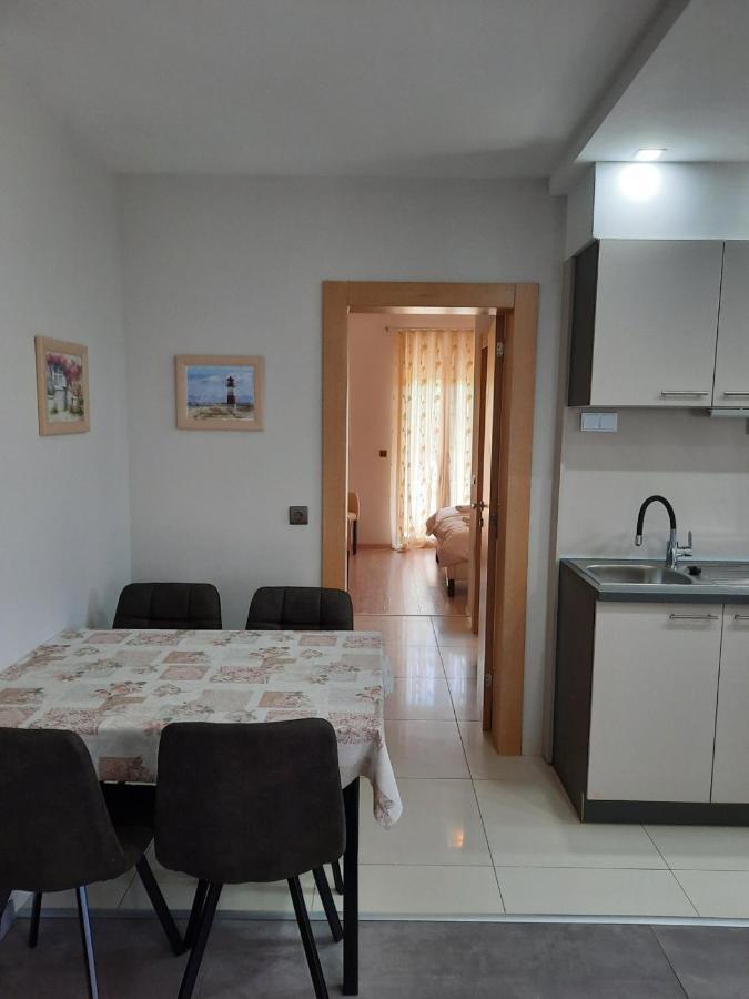 Apartman Eden Hotel Porec Bagian luar foto