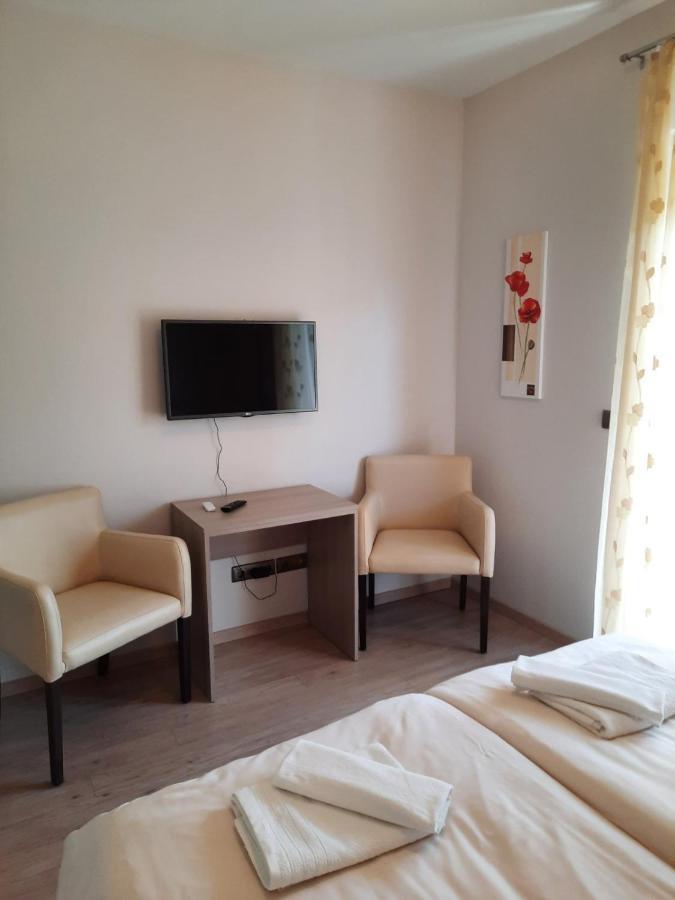 Apartman Eden Hotel Porec Bagian luar foto